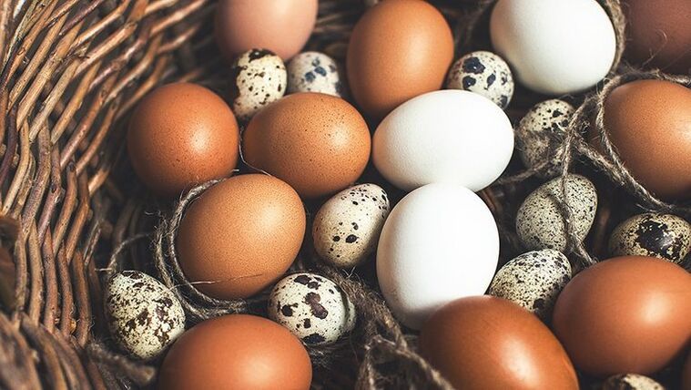 Chim cút và trứng gà nên được thêm vào chế độ ăn uống của đàn ông để duy trì hiệu lực. 